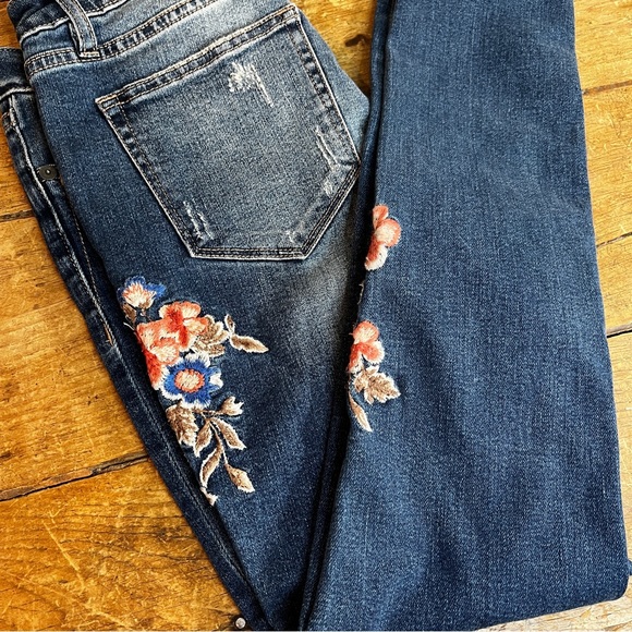 MISS ME Ankle Skinny Embroidered Medium Wash Distressed size 27 Jeans - Picture 8 of 16